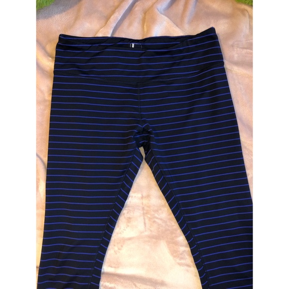 LEGGINGS - Picture 2 of 3